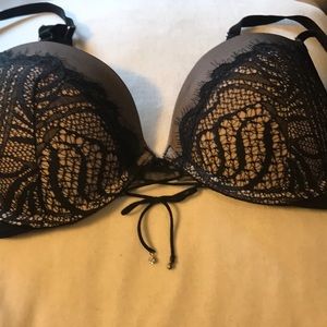 Black lace lightly used bra